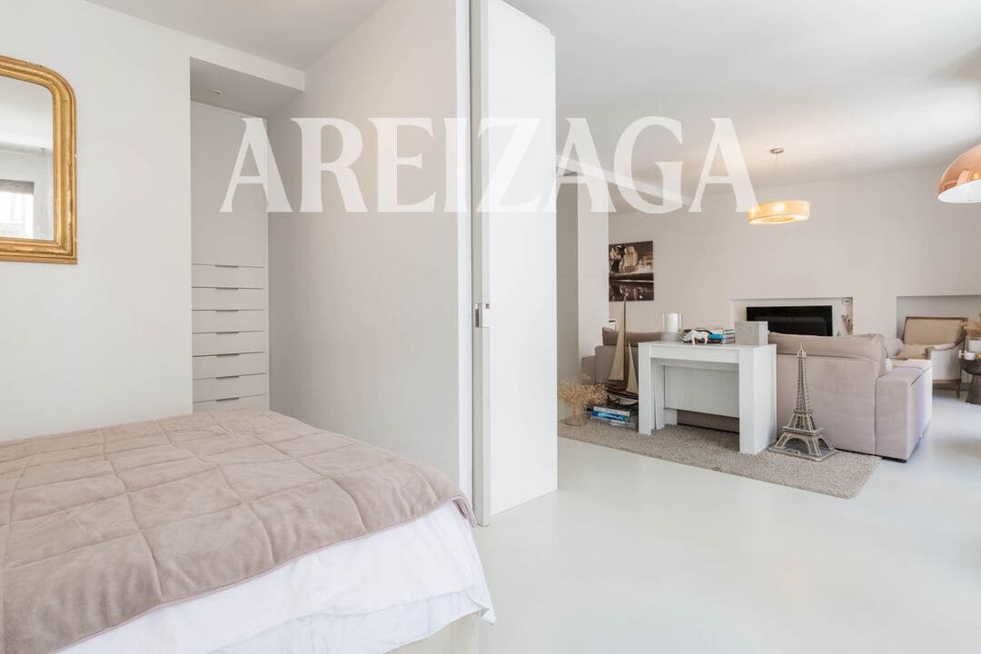 Piso de 2 habitaciones en Donostia-San Sebastián en venta - 1.200.000 € (Ref: 9953581)