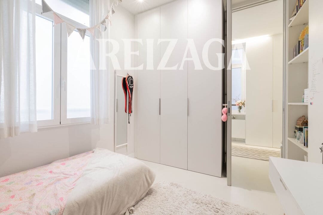 Piso de 2 habitaciones en Donostia-San Sebastián en venta - 1.200.000 € (Ref: 9953581)
