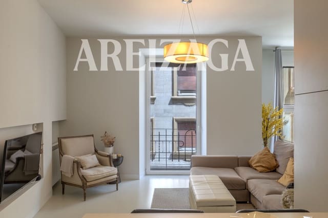 Piso de 2 habitaciones en Donostia-San Sebastián en venta - 1.200.000 € (Ref: 9953581)