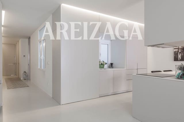 Piso de 2 habitaciones en Donostia-San Sebastián en venta - 1.200.000 € (Ref: 9953581)