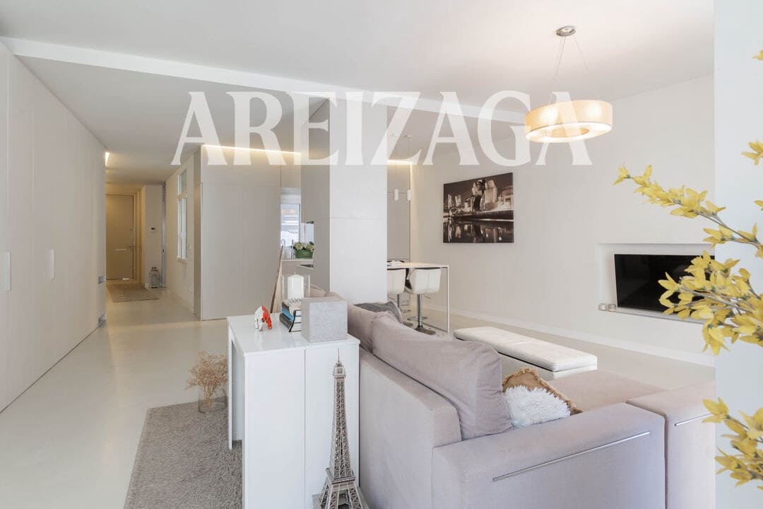 Piso de 2 habitaciones en Donostia-San Sebastián en venta - 1.200.000 € (Ref: 9953581)