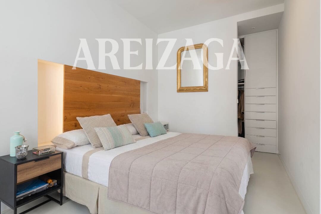 Piso de 2 habitaciones en Donostia-San Sebastián en venta - 1.200.000 € (Ref: 9953581)