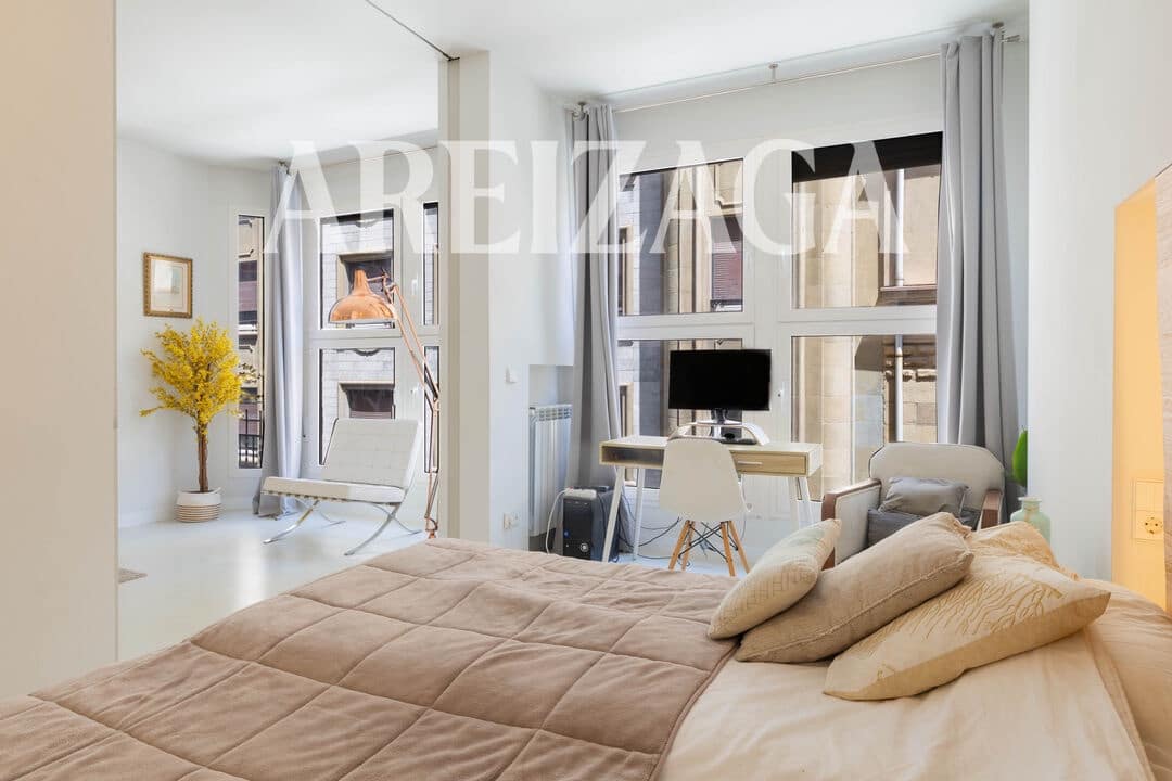 Piso de 2 habitaciones en Donostia-San Sebastián en venta - 1.200.000 € (Ref: 9953581)