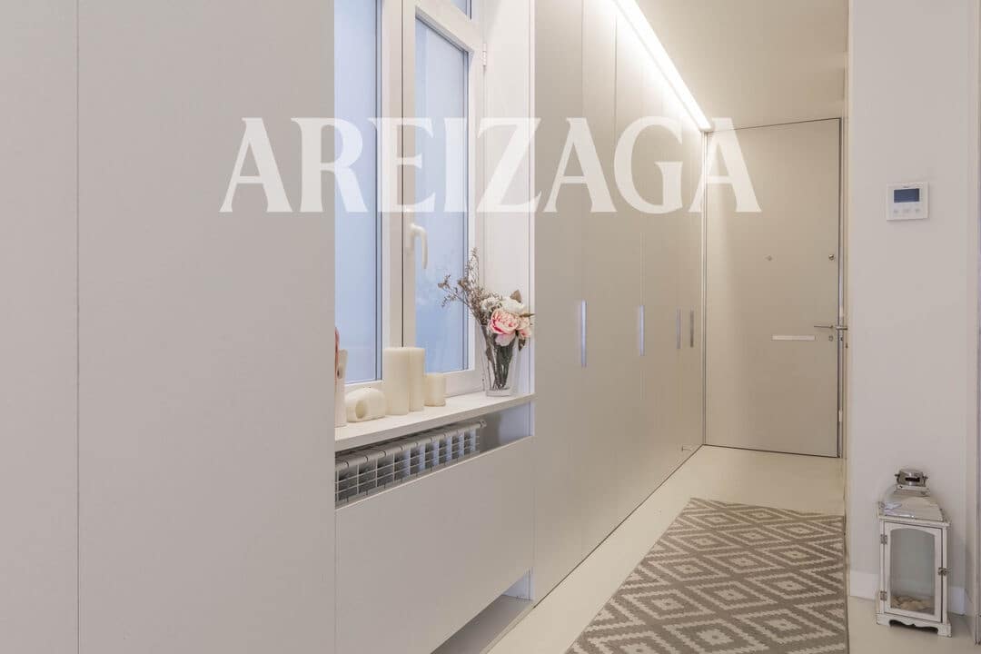 Piso de 2 habitaciones en Donostia-San Sebastián en venta - 1.200.000 € (Ref: 9953581)