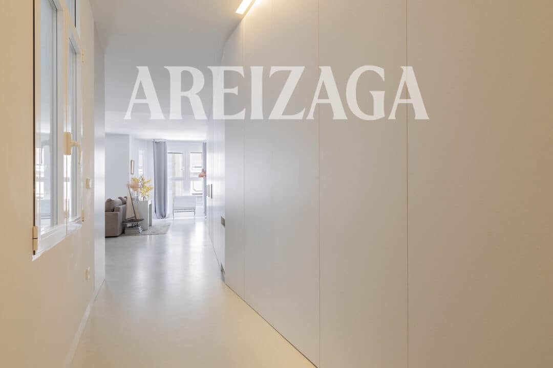 Piso de 2 habitaciones en Donostia-San Sebastián en venta - 1.200.000 € (Ref: 9953581)