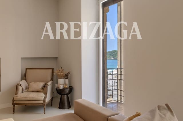 Piso de 2 habitaciones en Donostia-San Sebastián en venta - 1.200.000 € (Ref: 9953581)