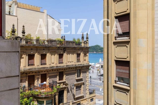 Piso de 2 habitaciones en Donostia-San Sebastián en venta - 1.200.000 € (Ref: 9953581)