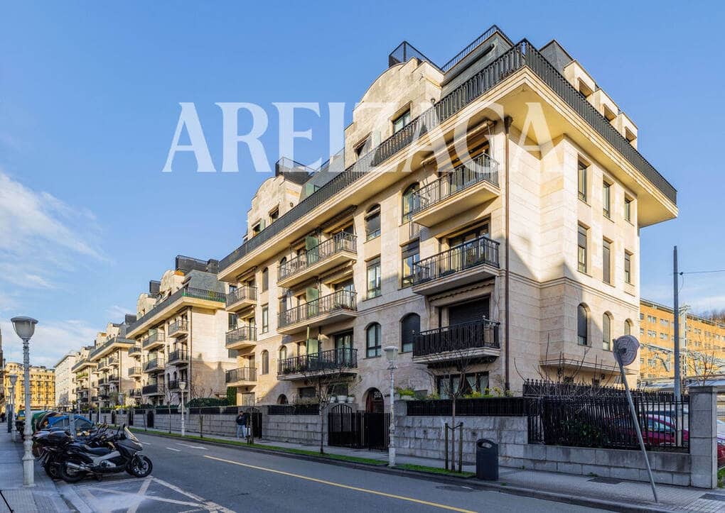 2 slaapkamer Flat te koop in Donostia-San Sebastian - € 780.000 (Ref: 9958907)