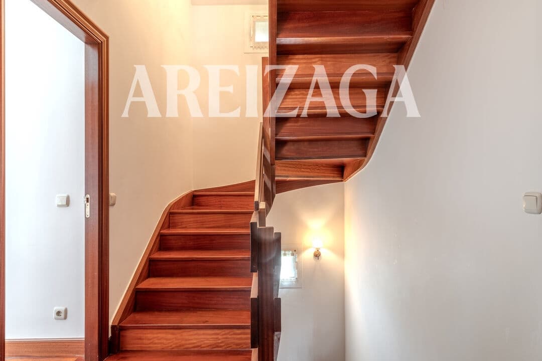 5 soverom Kjedet enebolig til salgs i Donostia-San Sebastian - € 995 000 (Ref: 9977976)