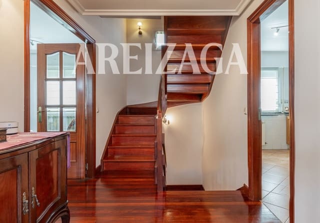 5 soverom Kjedet enebolig til salgs i Donostia-San Sebastián - € 995 000 (Ref: 9977976)