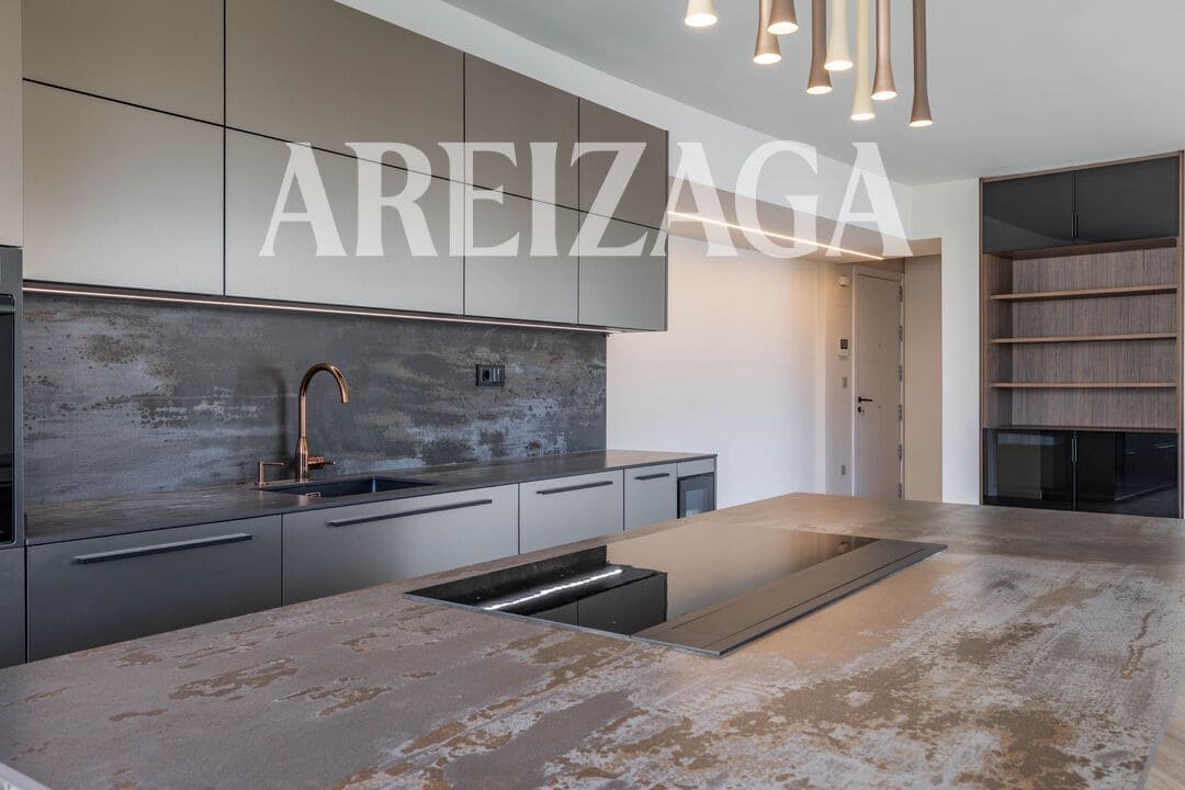 2 bedroom Flat for sale in Donostia-San Sebastian - € 1,450,000 (Ref: 9981556)