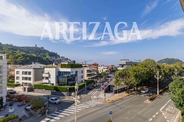 2 bedroom Flat for sale in Donostia-San Sebastián - € 1,450,000 (Ref: 9981556)