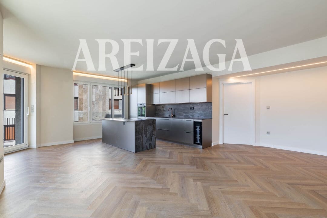 2 bedroom Flat for sale in Donostia-San Sebastian - € 1,450,000 (Ref: 9981556)