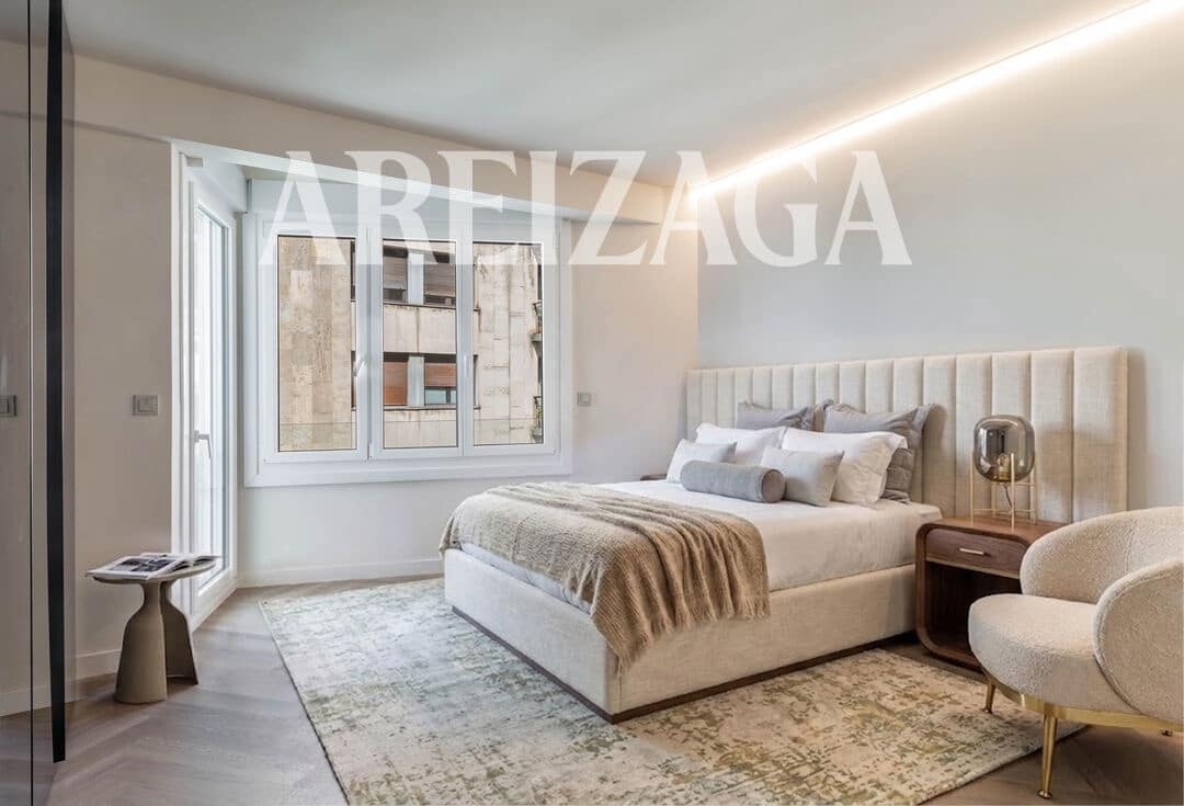 2 bedroom Flat for sale in Donostia-San Sebastian - € 1,450,000 (Ref: 9981556)
