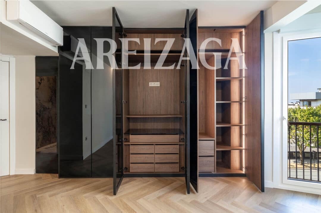 2 bedroom Flat for sale in Donostia-San Sebastian - € 1,450,000 (Ref: 9981556)