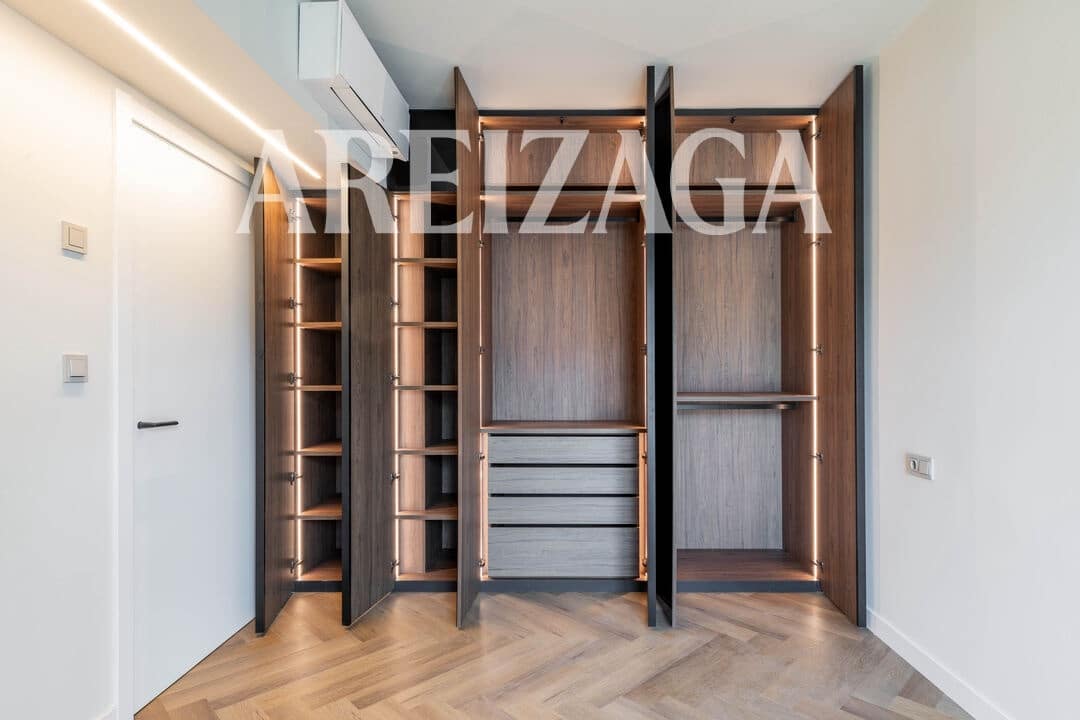 2 bedroom Flat for sale in Donostia-San Sebastian - € 1,450,000 (Ref: 9981556)