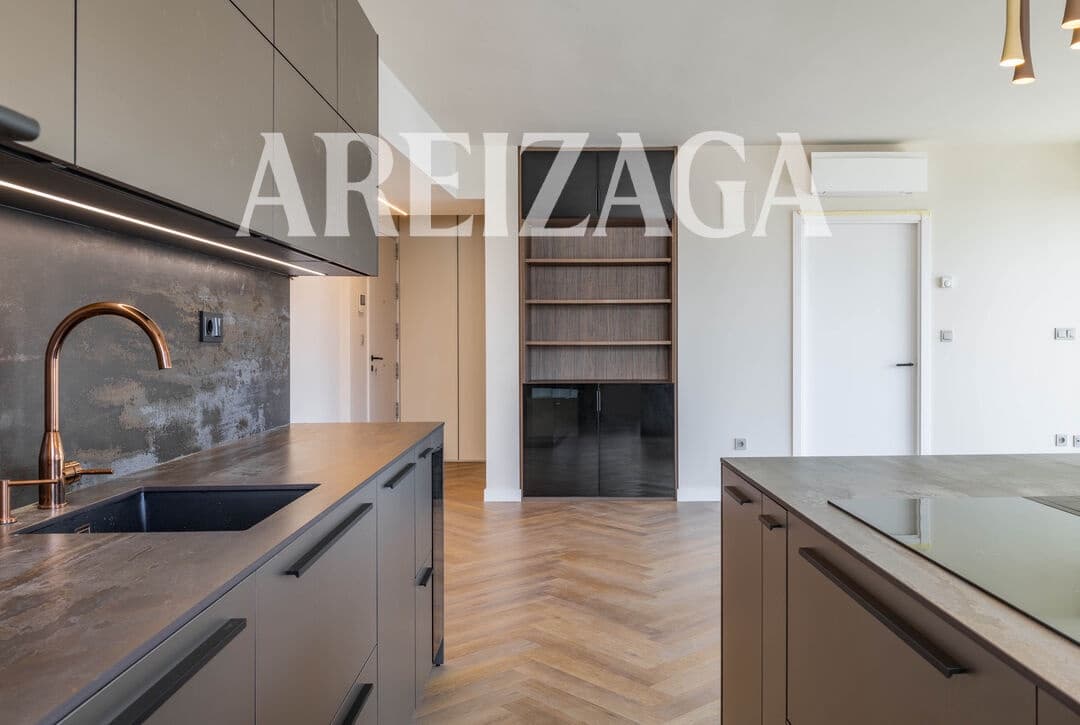 2 bedroom Flat for sale in Donostia-San Sebastian - € 1,450,000 (Ref: 9981556)