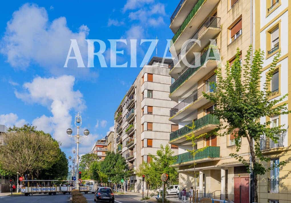 2 bedroom Flat for sale in Donostia-San Sebastian - € 1,450,000 (Ref: 9981556)