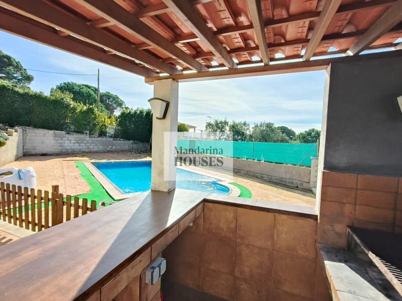 4 quarto Moradia para venda em Vidreres com piscina garagem - 360 000 € (Ref: 10015211)