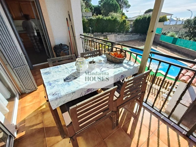 4 quarto Moradia para venda em Vidreres com piscina garagem - 360 000 € (Ref: 10015211)