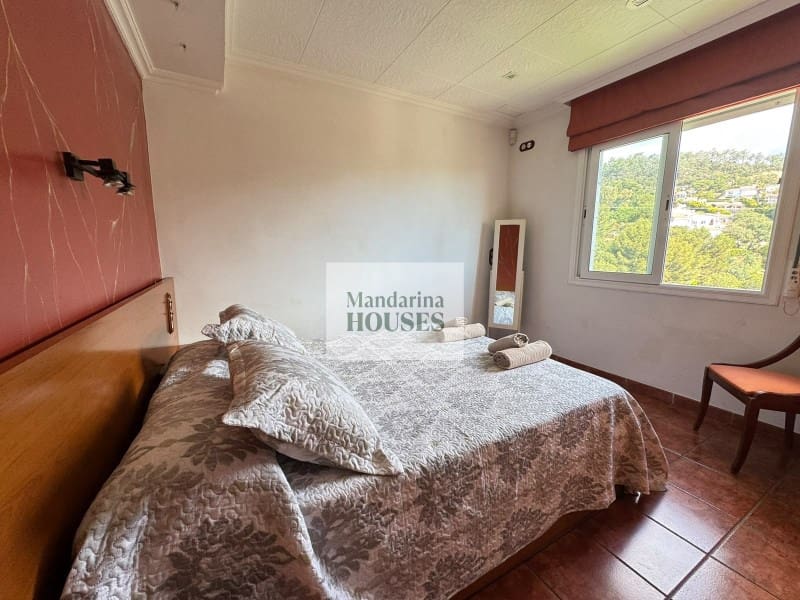 2 bedroom Villa for sale in Tossa de Mar with pool - € 350,000 (Ref: 10119025)