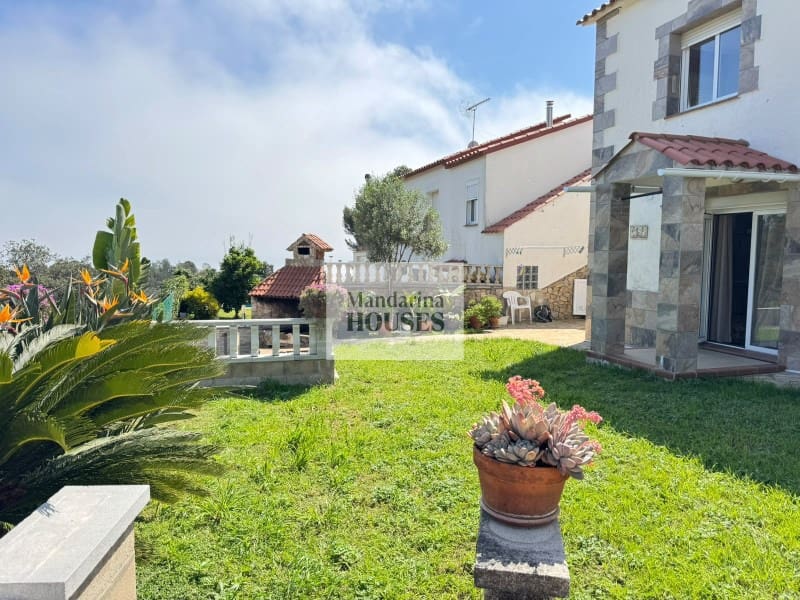 2 bedroom Villa for sale in Tossa de Mar with pool - € 350,000 (Ref: 10119025)