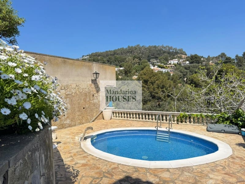 2 bedroom Villa for sale in Tossa de Mar with pool - € 350,000 (Ref: 10119025)