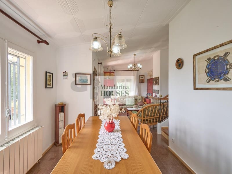 6 sovrum Villa till salu i Lloret de Mar med garage - 359 000 € (Ref: 10180402)