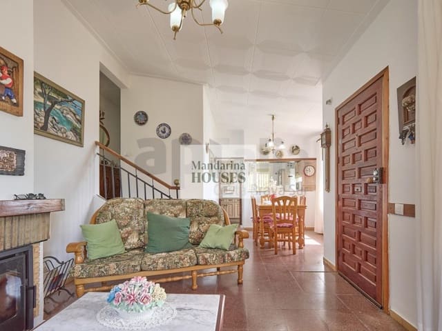 6 bedroom Villa for sale in Serra Brava, Lloret de Mar with garage - € 359,000 (Ref: 10180402)