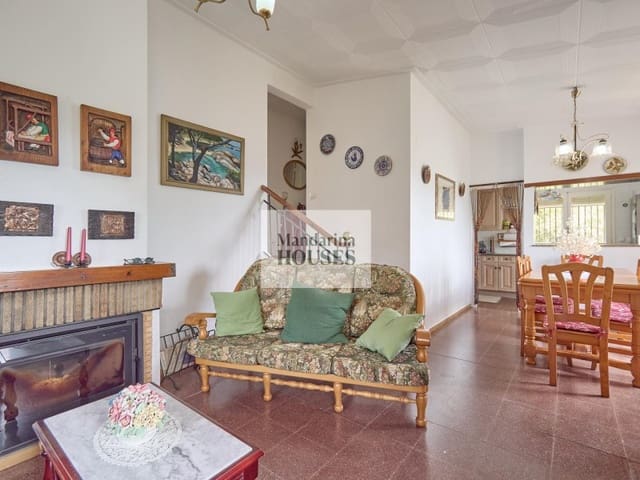 6 bedroom Villa for sale in Serra Brava, Lloret de Mar with garage - € 359,000 (Ref: 10180402)