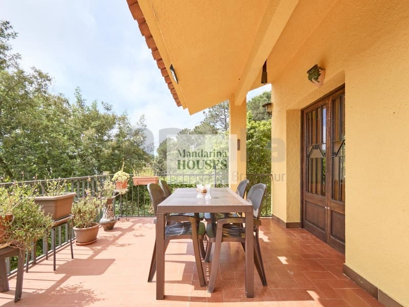 6 sovrum Villa till salu i Lloret de Mar med garage - 359 000 € (Ref: 10180402)