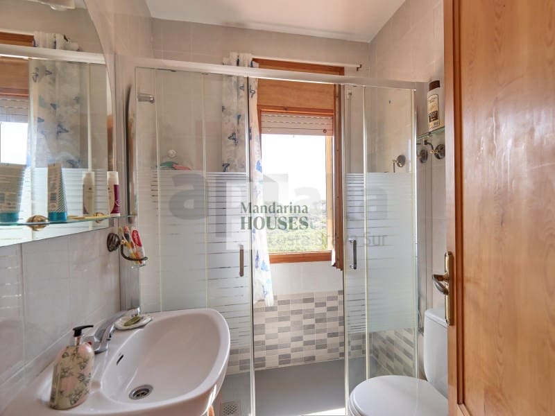 6 sovrum Villa till salu i Lloret de Mar med garage - 359 000 € (Ref: 10180402)