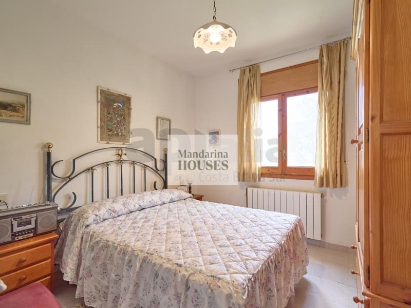 6 sovrum Villa till salu i Lloret de Mar med garage - 359 000 € (Ref: 10180402)