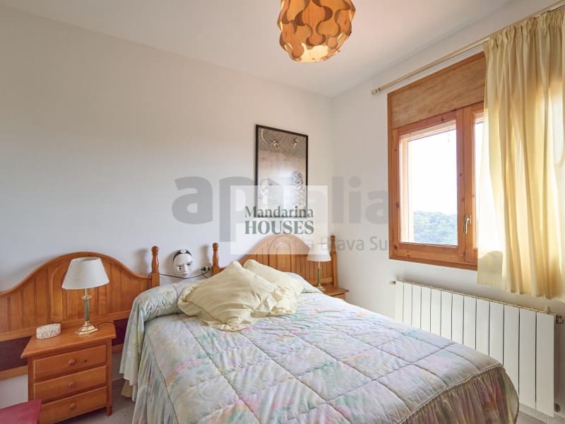 6 sovrum Villa till salu i Lloret de Mar med garage - 359 000 € (Ref: 10180402)