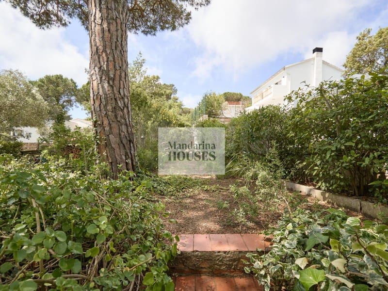 6 sovrum Villa till salu i Lloret de Mar med garage - 359 000 € (Ref: 10180402)