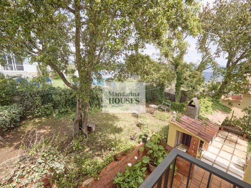 6 sovrum Villa till salu i Lloret de Mar med garage - 359 000 € (Ref: 10180402)
