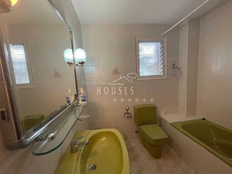 7 slaapkamer Villa te koop in Lloret de Mar met zwembad garage - € 490.000 (Ref: 3419860)