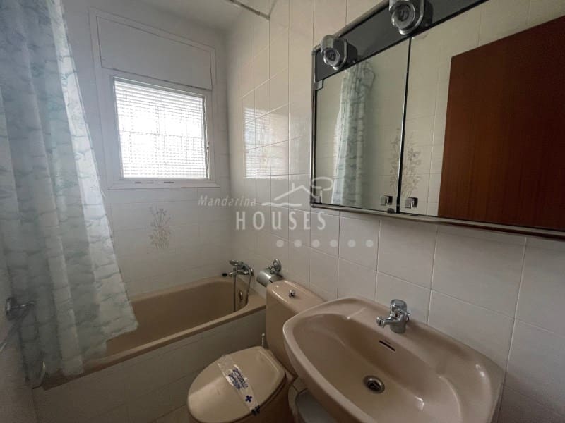 7 slaapkamer Villa te koop in Lloret de Mar met zwembad garage - € 490.000 (Ref: 3419860)