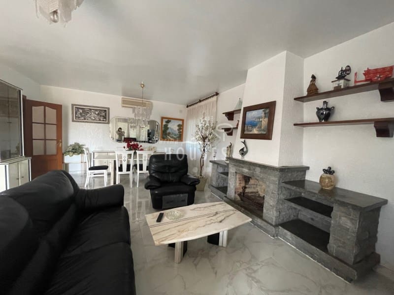 7 slaapkamer Villa te koop in Lloret de Mar met zwembad garage - € 490.000 (Ref: 3419860)