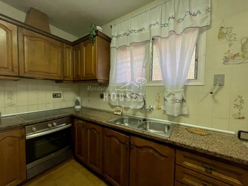 7 slaapkamer Villa te koop in Lloret de Mar met zwembad garage - € 490.000 (Ref: 3419860)