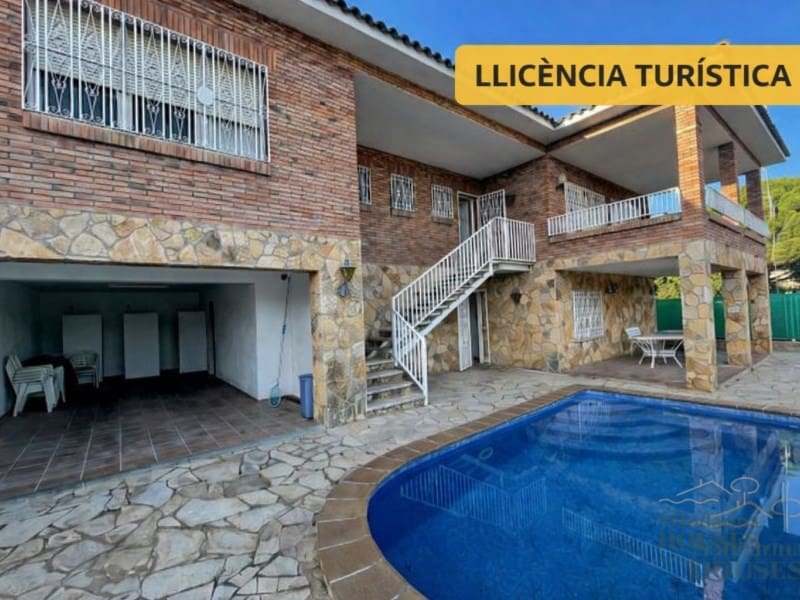 7 soveværelse Villa til salg i Lloret de Mar med swimmingpool garage - € 490.000 (Ref: 3419860)