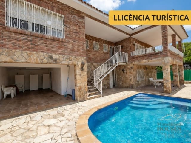 7 soveværelse Villa til salg i Canyelles, Lloret de Mar med swimmingpool garage - € 490.000 (Ref: 3419860)