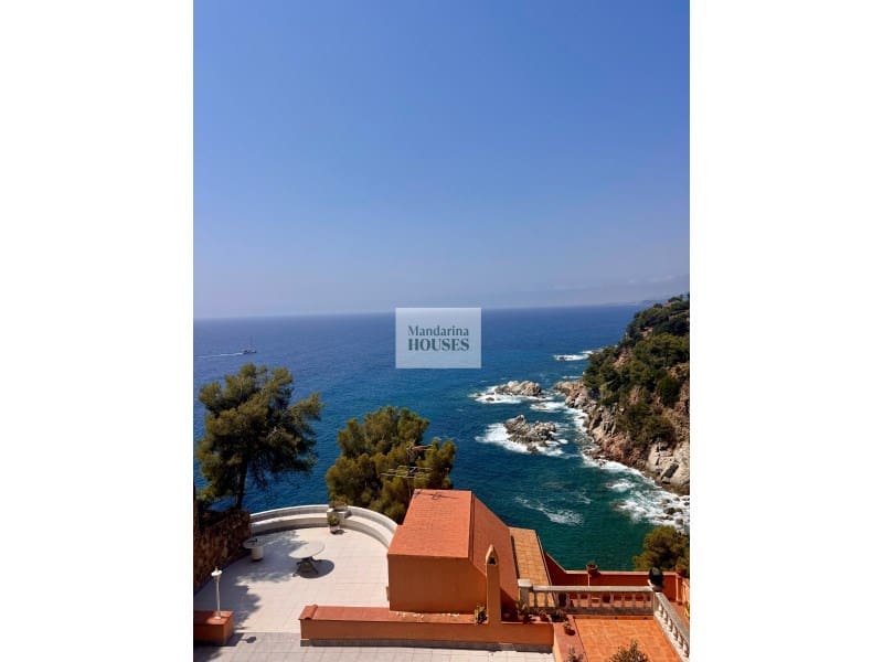 5 slaapkamer Villa te koop in Lloret de Mar met zwembad garage - € 1.395.000 (Ref: 3419865)