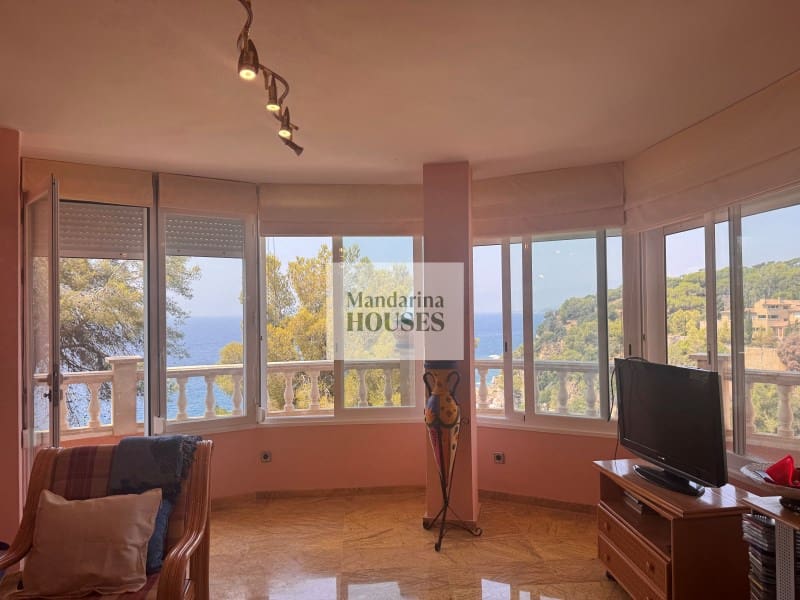 5 slaapkamer Villa te koop in Lloret de Mar met zwembad garage - € 1.395.000 (Ref: 3419865)