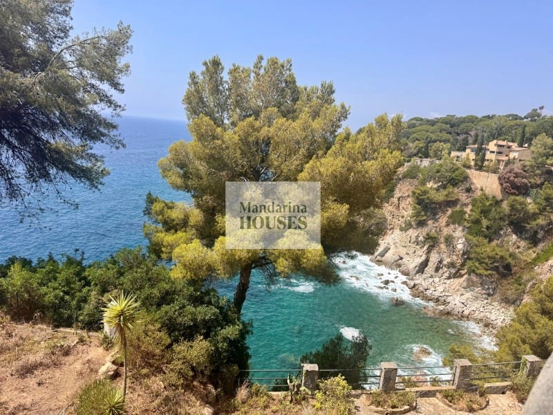 5 slaapkamer Villa te koop in Lloret de Mar met zwembad garage - € 1.395.000 (Ref: 3419865)
