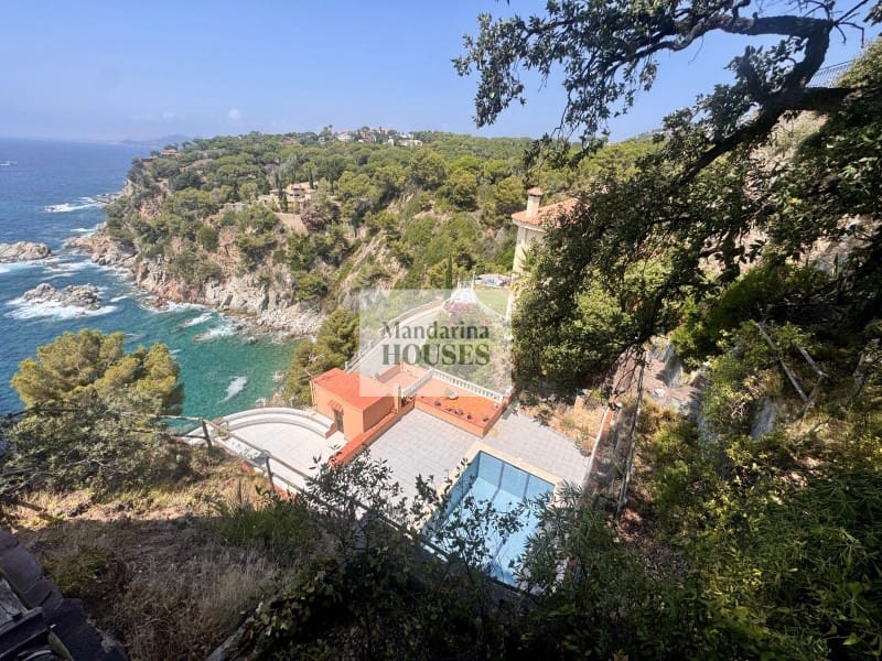 5 slaapkamer Villa te koop in Lloret de Mar met zwembad garage - € 1.395.000 (Ref: 3419865)