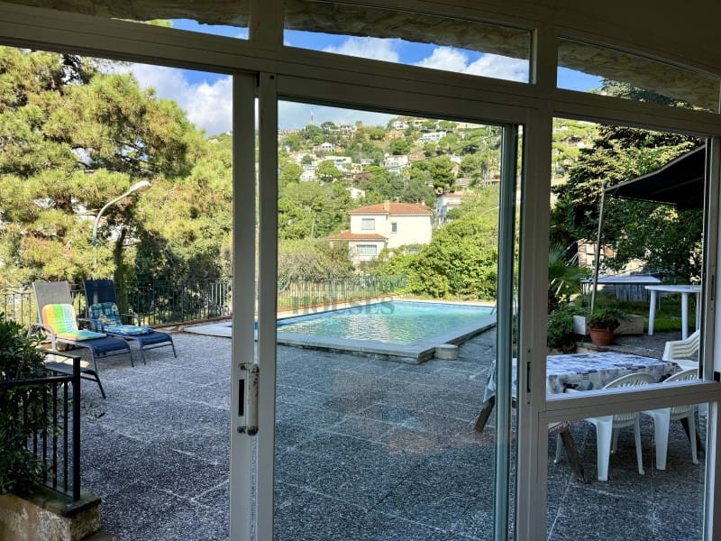 6 soveværelse Villa til salg i Lloret de Mar med swimmingpool garage - € 595.000 (Ref: 3419877)