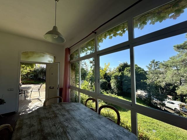 6 bedroom Villa for sale in Centre, Lloret de Mar with pool garage - € 595,000 (Ref: 3419877)