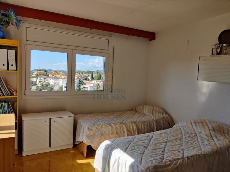 6 soveværelse Villa til salg i Lloret de Mar med swimmingpool garage - € 595.000 (Ref: 3419877)