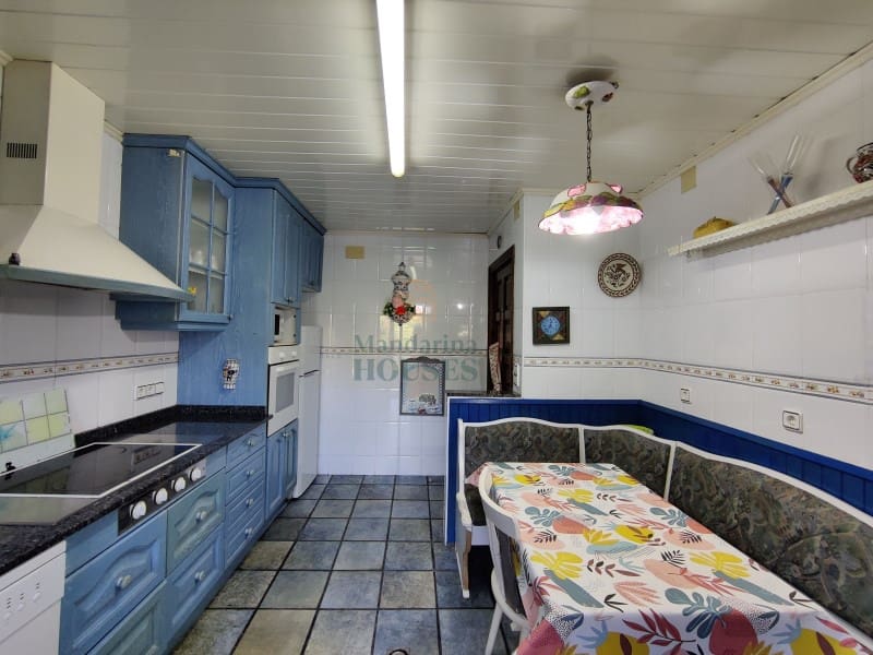 6 soveværelse Villa til salg i Lloret de Mar med swimmingpool garage - € 595.000 (Ref: 3419877)